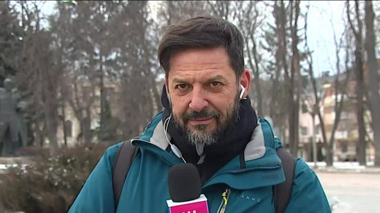 ¡Tenso momento! Rafa Cavada debió refugiarse luego de que sonara la alarma antiaérea en su zona