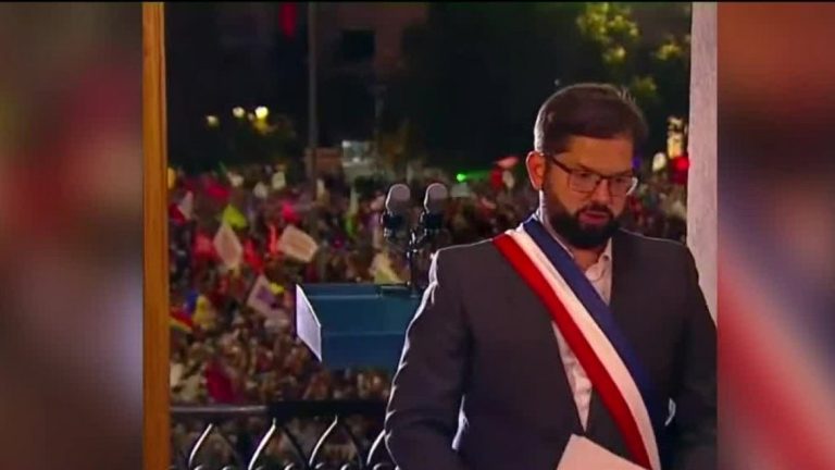 “A veces yo hago así cuando terminamos el programa”: Monse Álvarez comentó el suspiro de Gabriel Boric