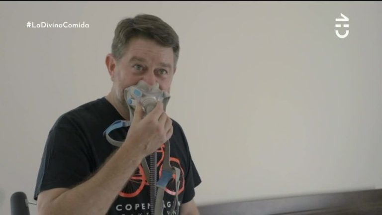 ¿Con un aparato respirador como Darth Vader? Esta es la casa de Claudio Orrego