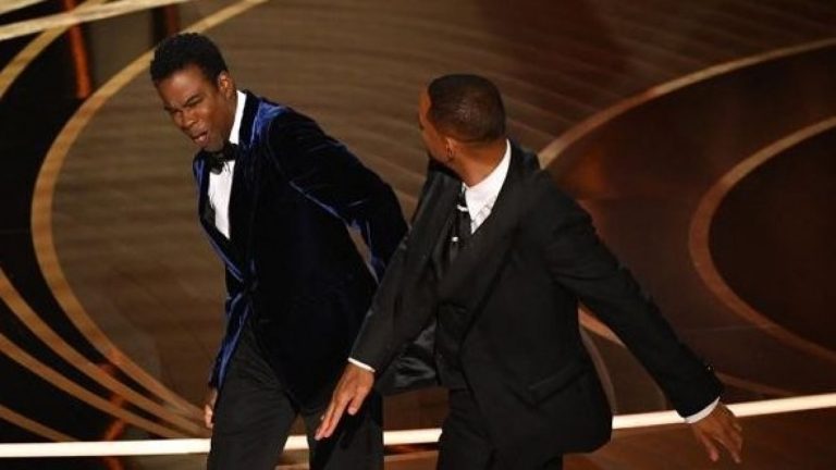Las claves para entender por qué Will Smith golpeó a Chris Rock en vivo durante los Óscar