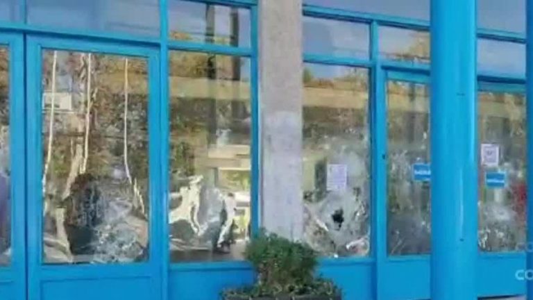 Día del joven combatiente: Se registraron ataques en la Municipalidad de San Bernardo