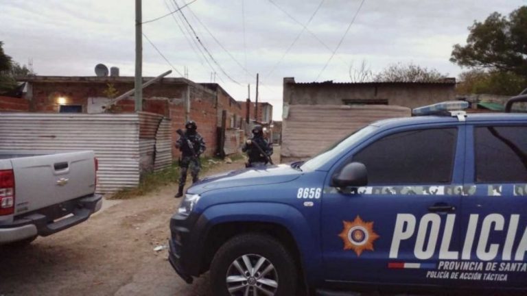 ¡Insólito final! Familia asaltada en su casa quedó detenida luego que los delincuentes denunciaron malos tratos
