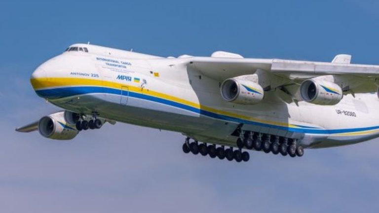 Fue bombardeado: Rusos destruyeron el avión más grande del mundo