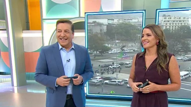 ¿Pepe Grillo o Juan Gabriel? Julio César Rodríguez causó furor con su traje de época