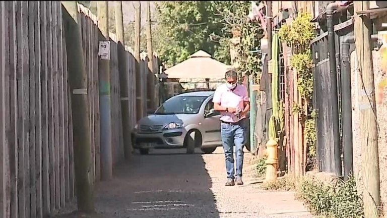 Complejo acceso: Vecinos están molestos por polémica contrucción de muro en un pasaje en Buin