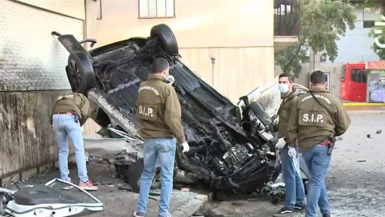 VIDEO | Así fue la persecución que terminó con violento choque contra edificio en Santiago Centro