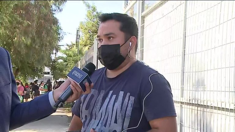 Apoderados protestaron: Padre de niña de 14 años denunció violación al interior del colegio