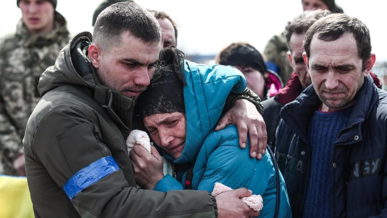 Rusia anuncia reducción de actividad militar en 2 ciudades de Ucrania: 