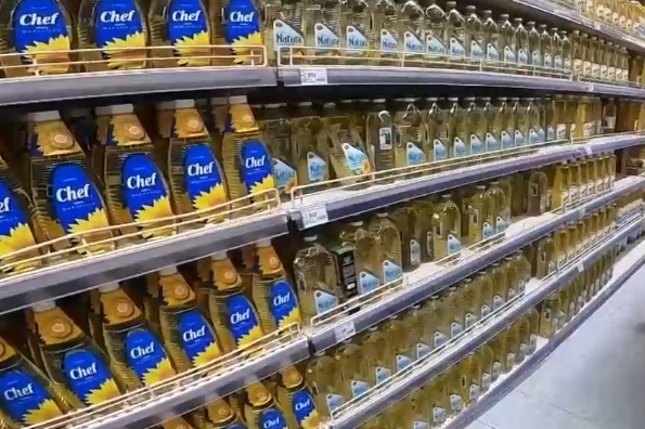 Supera los 3 mil pesos: El precio del litro de aceite se dispara y expertos explican cómo hacerlo rendir