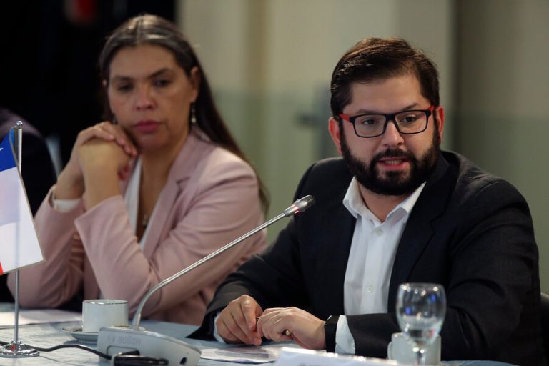 Presidente Boric insta a empresarios argentinos a una 