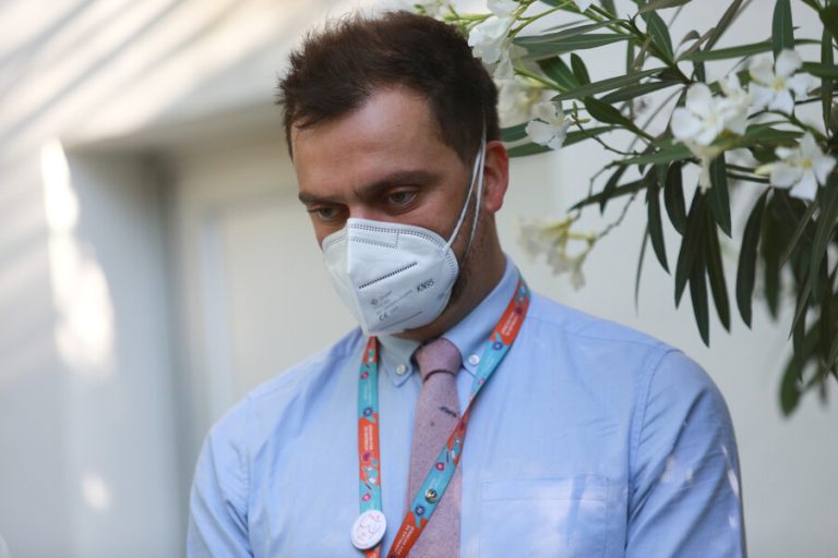 Dr. Bernucci cuestiona modificaciones en el Paso a Paso del Minsal: “Se perdió una oportunidad”