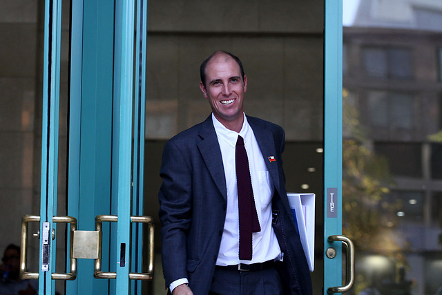 Comité de Ética de la CC sanciona a Martín Arrau (UDI) con el 5% de su sueldo por difundir noticias falsas