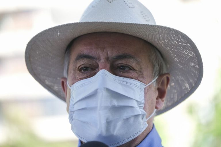 Jaime Mañalich arremete contra el nuevo plan Paso a Paso: 