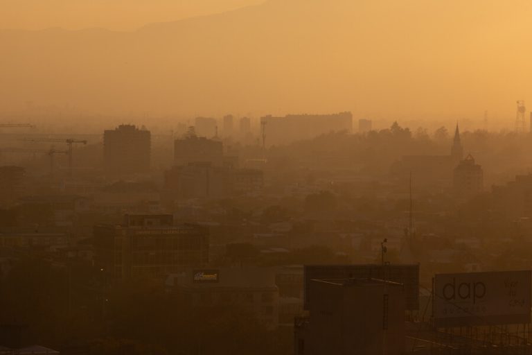 ¿Qué estamos respirando? 99% de la población mundial inhala aire contaminado