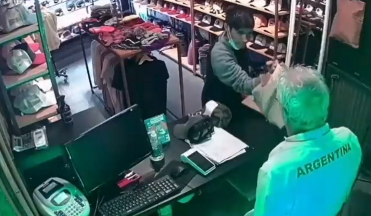 Padre de reconocido tenista argentino sufrió violento asalto en su local: Lo intimidaron con arma cortopunzante