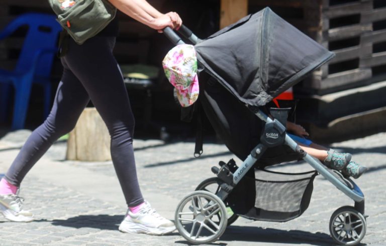 Padres olvidan a su hijo de tres meses en un supermercado de Curicó