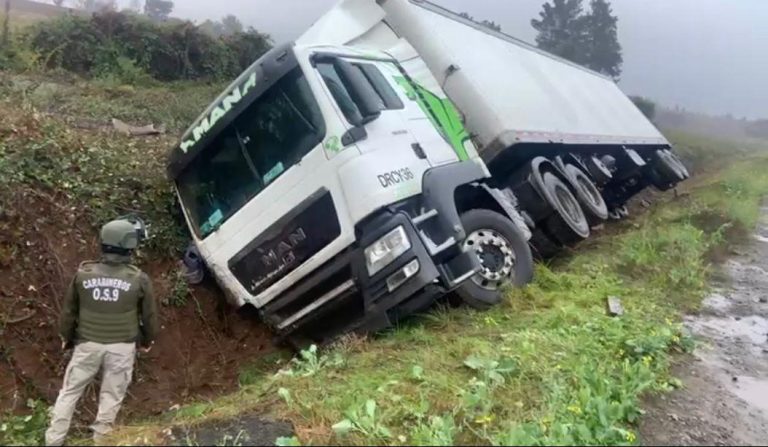 Conductor en riesgo vital: Carabineros reportó ataque armado a civiles en ruta 5 Sur