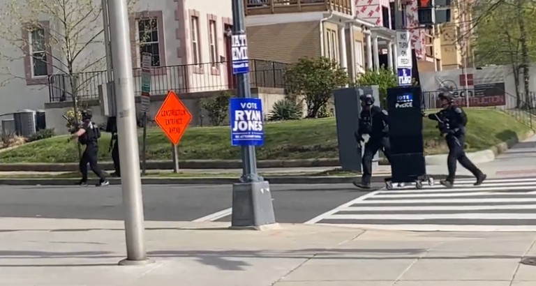 Registran tiroteo en cercanías de recintos universitarios de Washington: Hay tres personas heridas