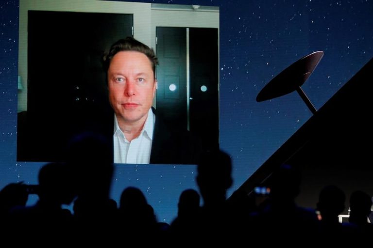 Elon Musk: “Voy a comprar Coca Cola para volver a ponerle cocaína”