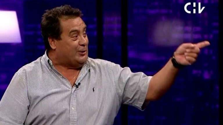 ¡Debió hacer su show sin zapatos! Esta es la razón del incómodo momento protagonizado por Dino Gordillo