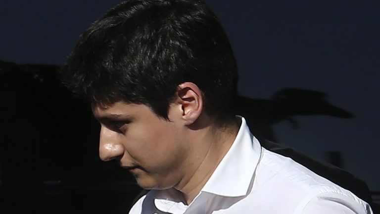 El inverosímil testimonio de Zepeda: Aseguró que compró ropa en Francia porque en Chile “no encontraba de su talla”