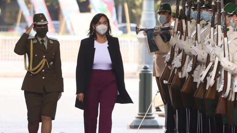 Luis Ugalde, desde La Moneda: “Se habla de una posible renuncia de Izkia Siches  y también de una Acusación Constitucional”