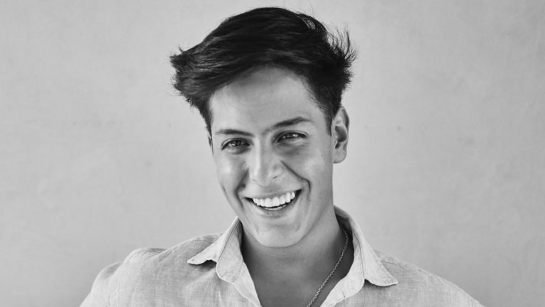 Pese a nula relación con su padre: Máximo Menem Bolocco no piensa en cambiar el orden de su apellido