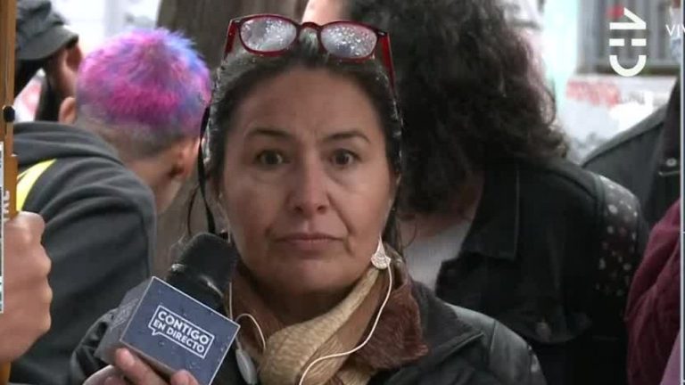 Alumnos y apoderados del Liceo de Aplicación se unen: Mediante toma exigen cumplimiento de petitorio