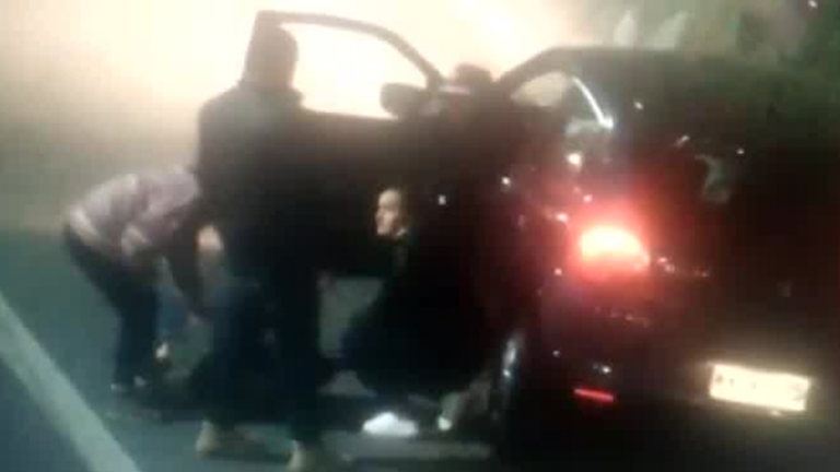 Conductor chocó y fue asaltado tras recibir piedrazo aéreo en Acceso Sur