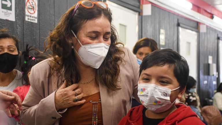 ¿Dejará de ser obligación usar mascarilla?: Gobierno evalúa flexibilizar su uso en espacios abiertos