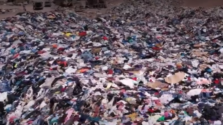 La mafia del cementerio de ropa: Este es el reportaje de CHV nominado al premio de periodismo de la UAH