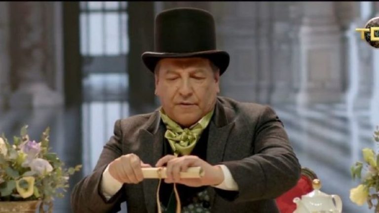 ¡Hizo de las suyas! La inesperada aparición de Julio César Rodríguez con las Amikas en promoción de Netflix