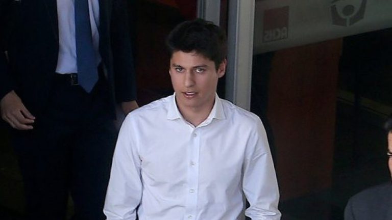 Nicolás Zepeda argumentó que respeta la tradición japonesa y por eso escondió los preservativos del departamento de Narumi