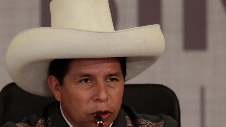 Suspenden toque de queda en Perú: Pedro Castillo llamó a la tranquilidad del país