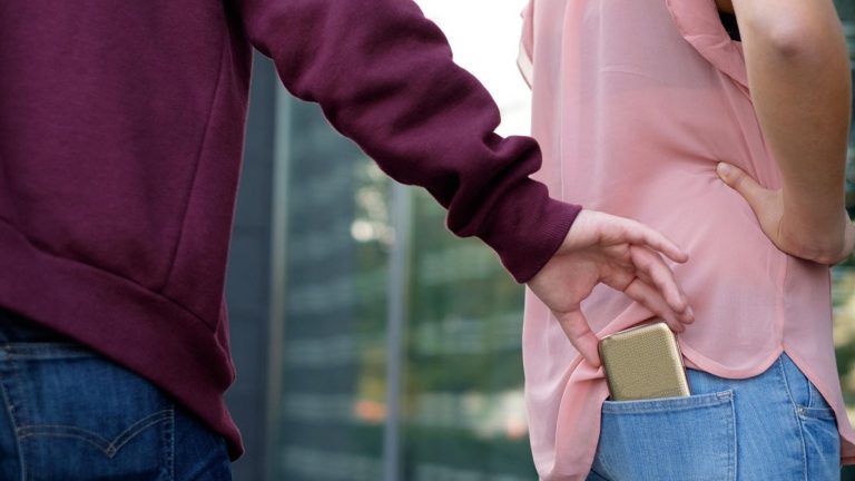 La nueva industria del delito: ¿Qué tan fácil es para un ladrón vender un teléfono robado?