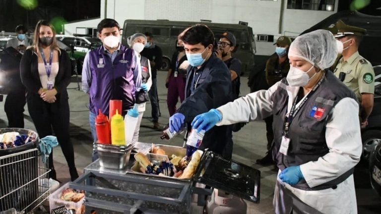 Seremi de Salud inició fiscalización: Alcalde hace llamado a no consumir alimentos de la calle