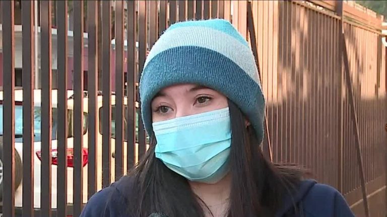 Se desvaneció en las escaleras: Joven aseguró que un hombre la drogó en el metro