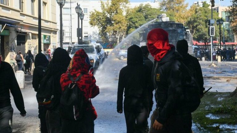 Locatarios temen por sus negocios: Vecinos denuncian ser víctimas de protestas estudiantiles