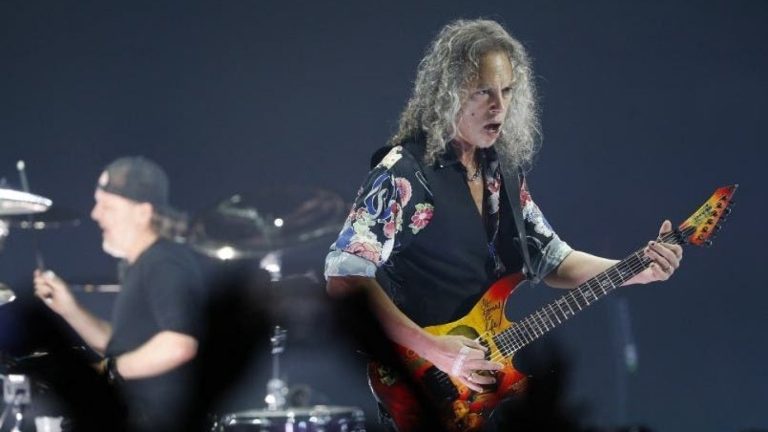 ¡De película! Fanática busca a hombre que le tomó la mano en el show de Metallica