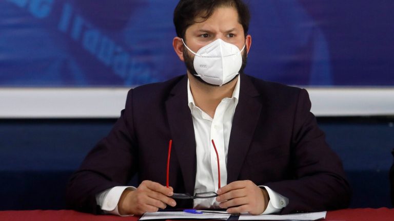 Presidente Boric defendió sus medidas económicas ante la CUT previo al Día del Trabajador