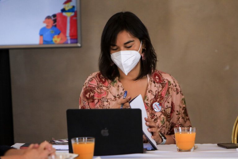 Cadem: Aprobación de ministra Izkia Siches registra una caída en las últimas tres semanas