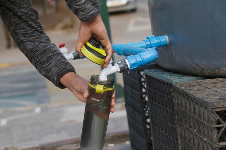 Corte de agua durante 15 horas en PAC y Lo Espejo: Estos son los puntos de abastecimiento