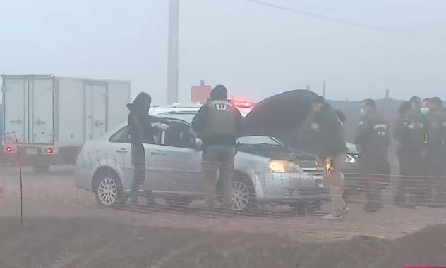 Bloquearon entrada con autos: Veintena de delincuentes intentaron cometer millonario turbazo en Pudahuel