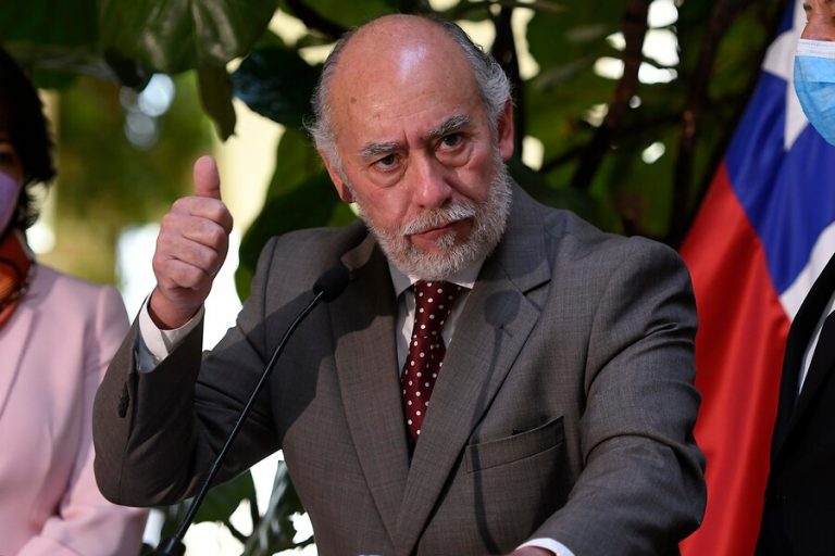 Andrea Larraín, esposa de Iván Flores, reveló cómo se enteró del accidente del senador: “Quedé en shock”