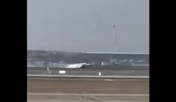 [VIDEO] Avión ambulancia debió aterrizar de emergencia en Aeropuerto de Santiago