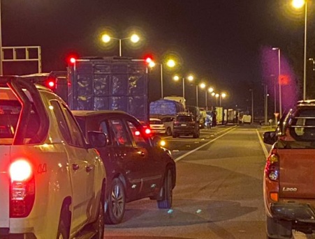 Pese a la advertencia del gobierno: Camioneros aseguran que mantendrán la ruta cortada