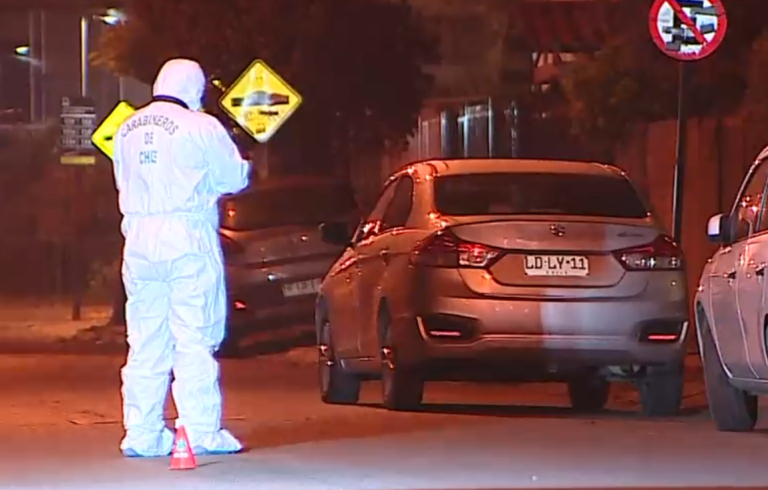 Funcionario de la PDI repelió portonazo a vecino en Maipú: Enfrentó a delincuentes con su arma de servicio