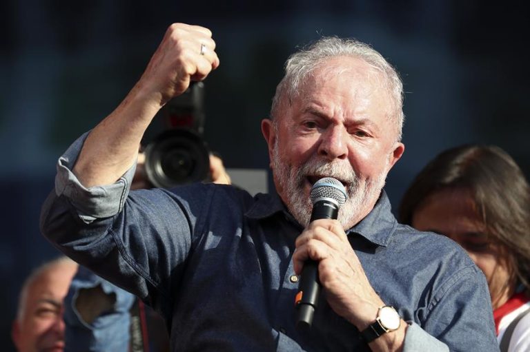 Lula da Silva oficializa su candidatura presidencial en Brasil: 