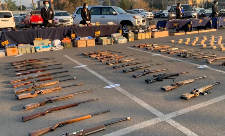 En prisión preventiva quedó carabinero (r) que tenía armamento de guerra y más de 90 mil cartuchos