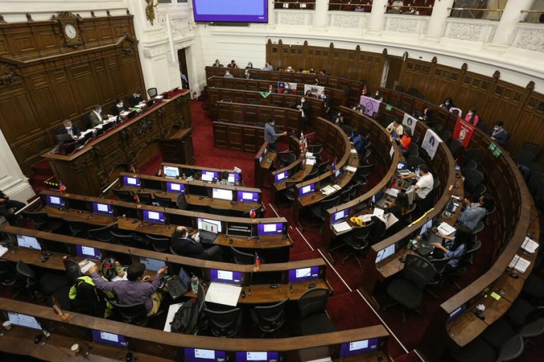 Preámbulo, Armonización y Normas transitorias: Las nuevas comisiones en la “recta final” de la CC